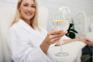 Woman receives a detox therapy in a clinic.