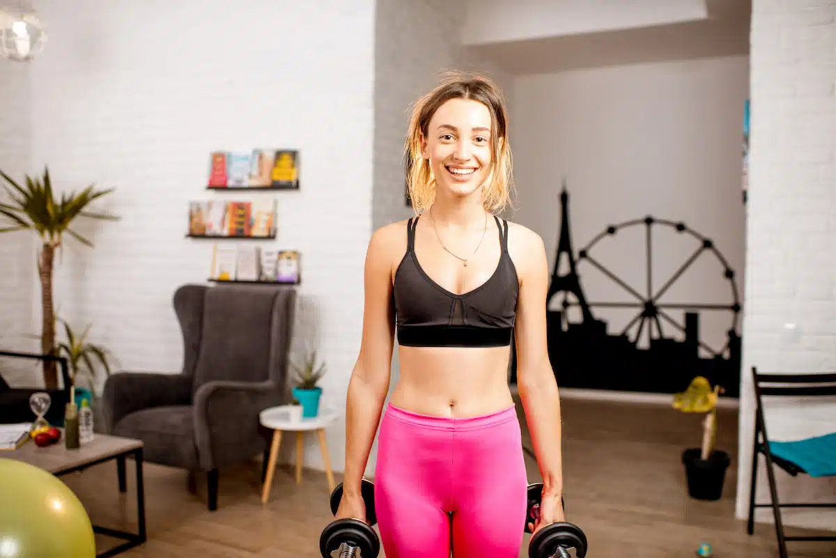 woman-doing-sports-at-home