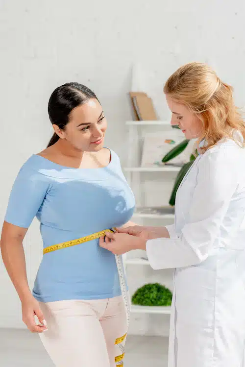 professional team providing quality weightloss program to client